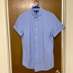 Banana Republic short sleeve tech stretch cotton dress shirt. Medium tall.